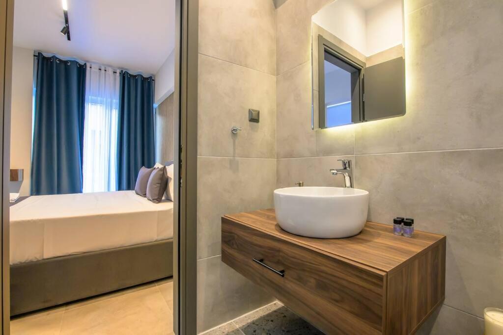 Luxury Central Apartment 4,1 拉里萨 外观 照片